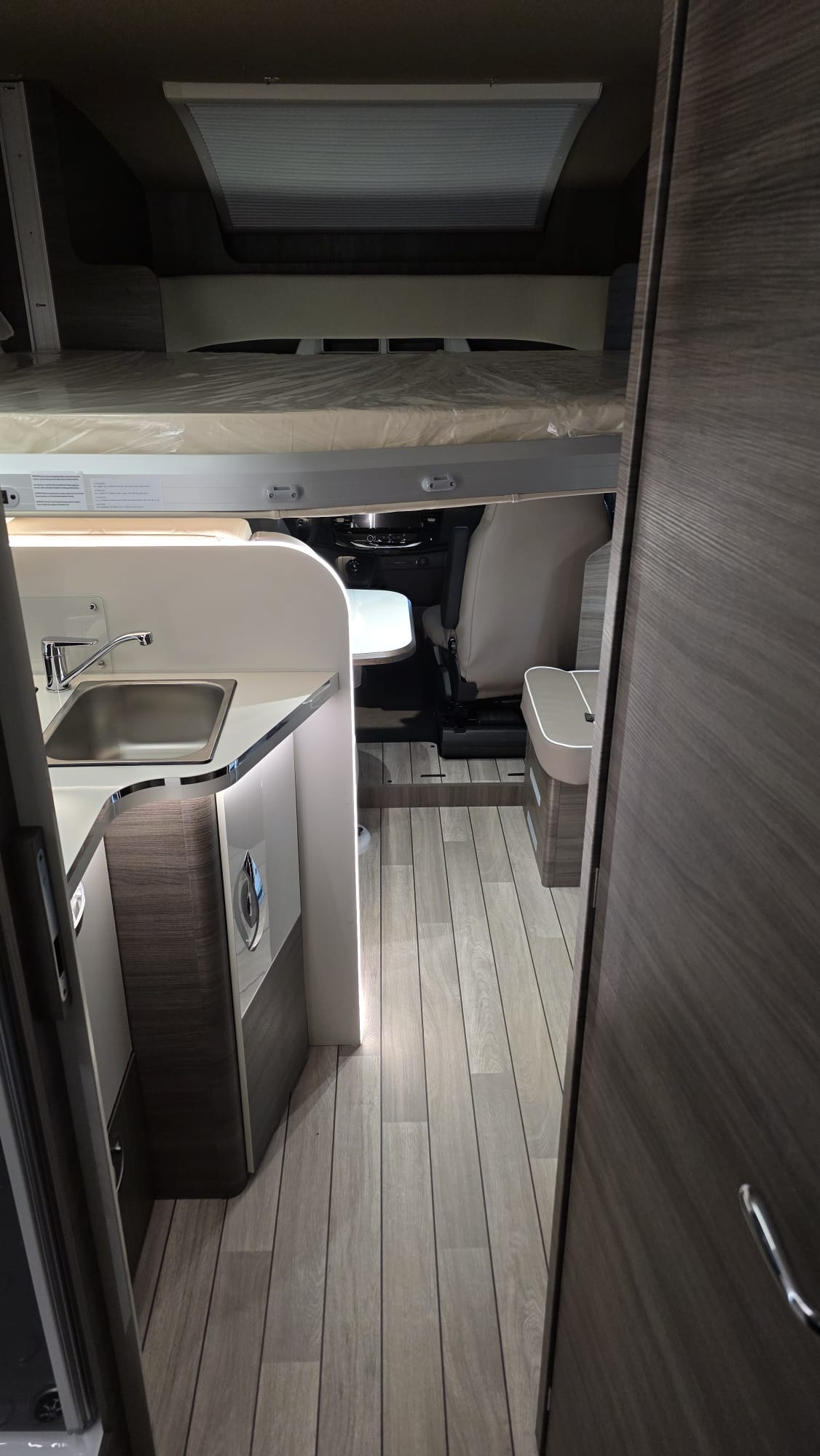 Reiskamer op wielen camper (11)