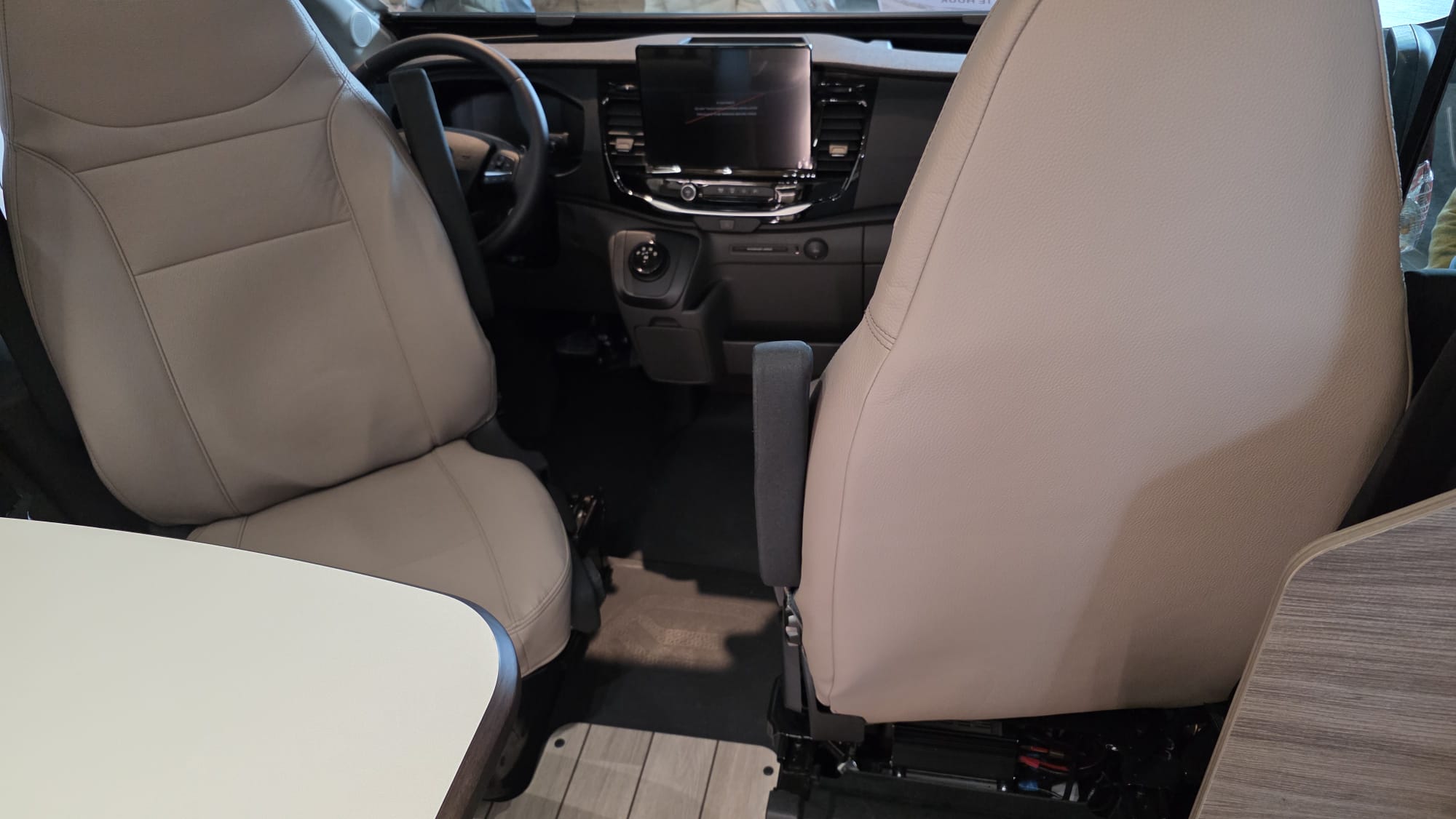 Reiskamer op wielen camper (4)